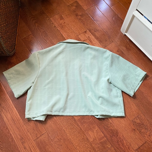 💛SOLD💛Missguided Cropped Button Down Top - Picture 4 of 5